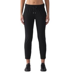 Lululemon On The Fly Pant *Woven Sz 6 Black